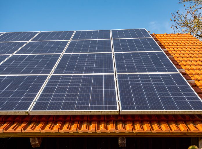 
     De voordelen van dakgeïntegreerde zonne-energie
    