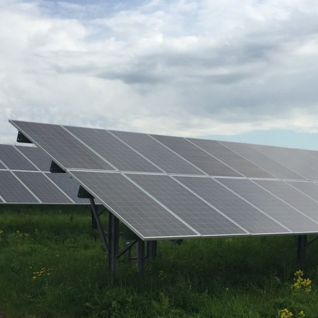 
     100-MW zonne-energieproject in Texas met Erthos grondoppervlakbevestigingen
    