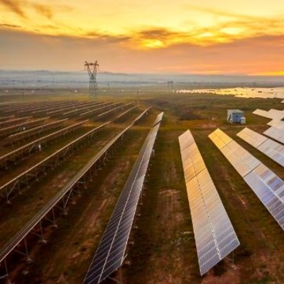 Pakistaanse zonne-industrie groeit sterk, ondersteund door zonnepanelen en montagesystemen